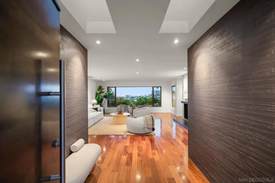 6561 Avenida Wilfredo, La Jolla, CA 92037 - Image #3