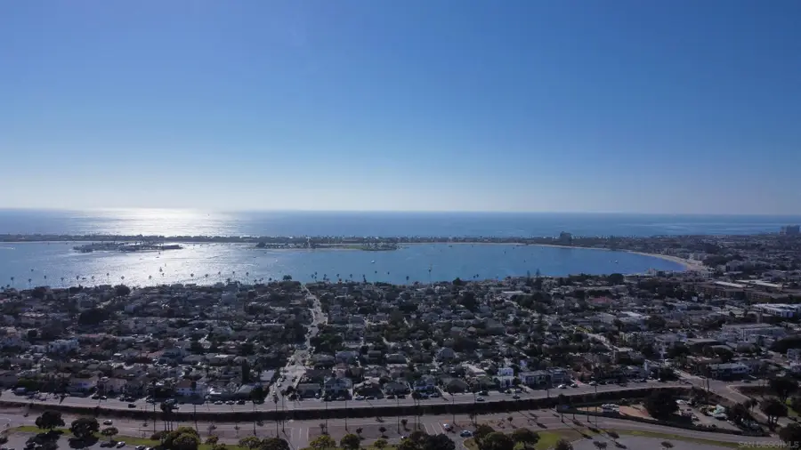 4135 SW Fanuel St Southwest, Pacific Beach, CA 92109 - Image #2