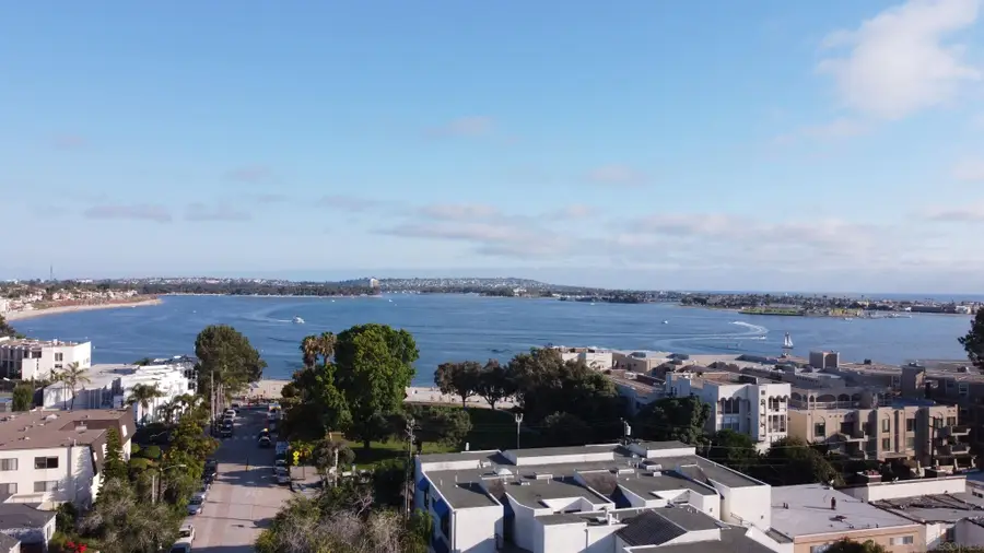 4135 SW Fanuel St Southwest, Pacific Beach, CA 92109 - Image #3