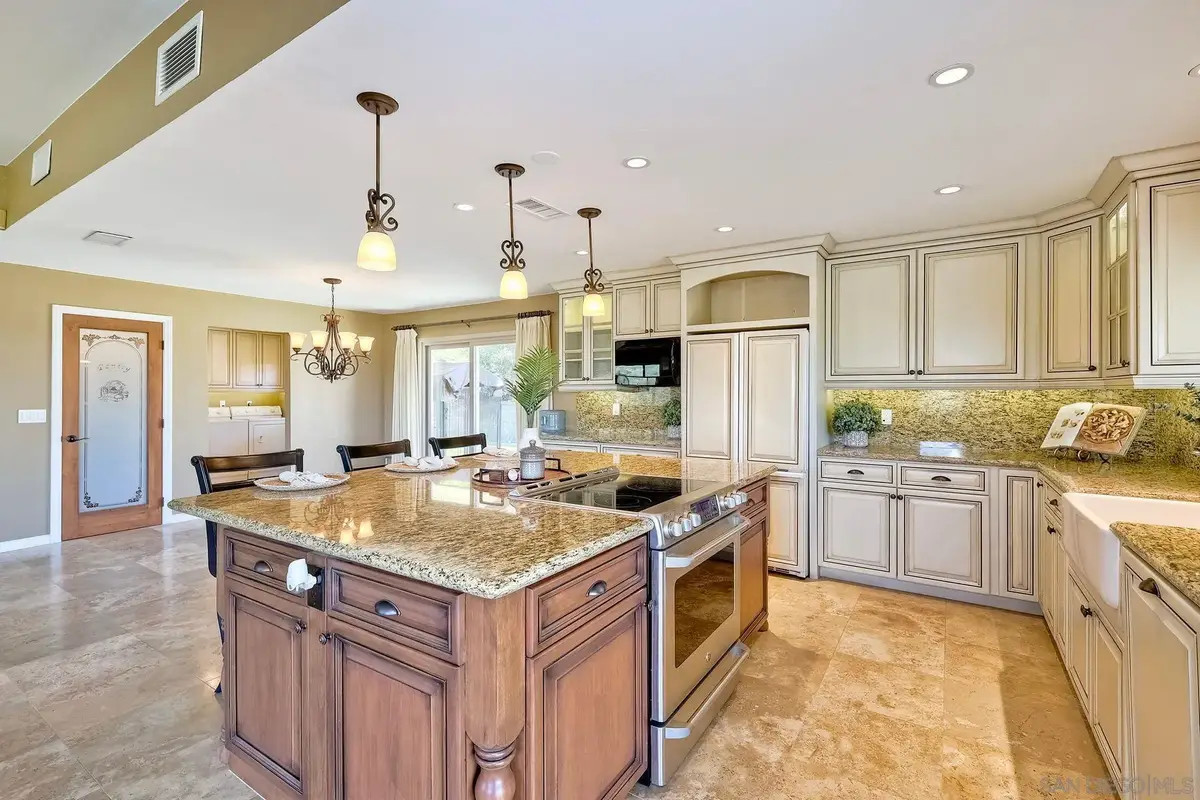 1070 El Paseo, Vista, CA 92084 - Image #1