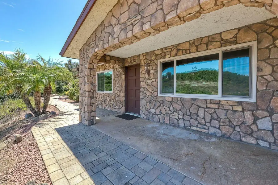 1070 El Paseo, Vista, CA 92084 - Image #3