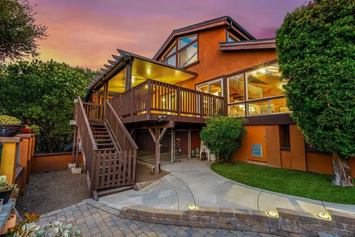 2260 E Mission Rd, Fallbrook, CA 92028 - Image #1