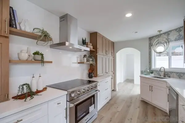 3276 Talbot St, San Diego, CA 92106