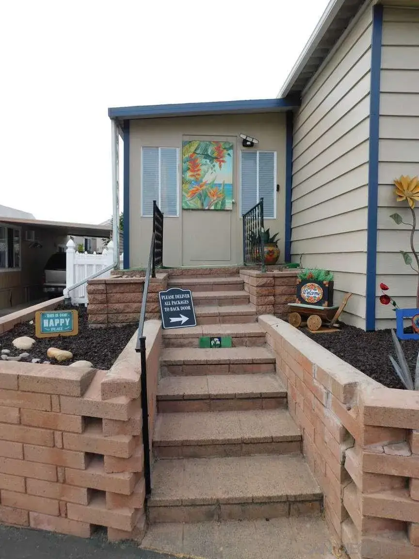 245 W Bobier Dr #SPC 64, Vista, CA 92083 - Image #2