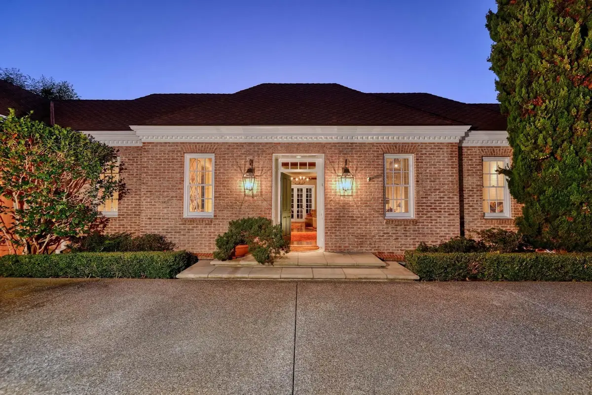 7612 Hillside Dr, La Jolla, CA 92037 - Image #1