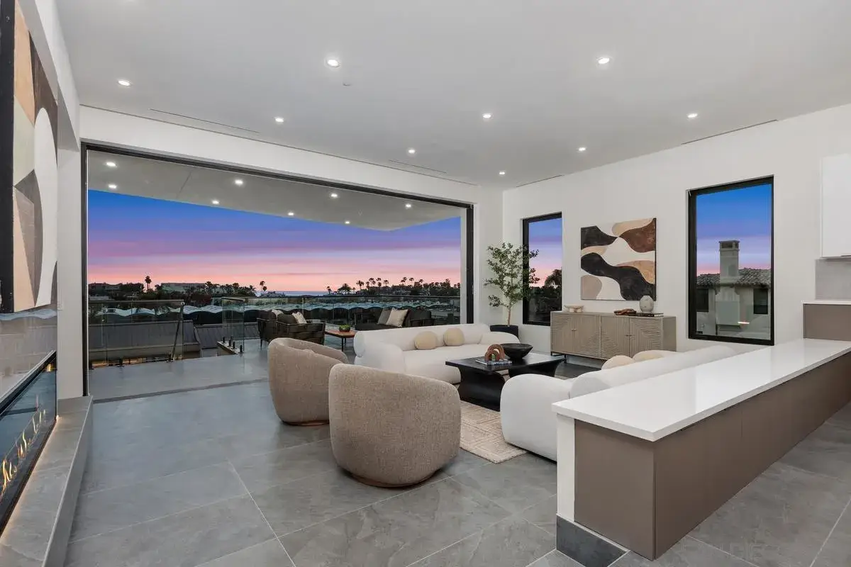 147 S Rios Ave, Solana Beach, CA 92075 - Image #1