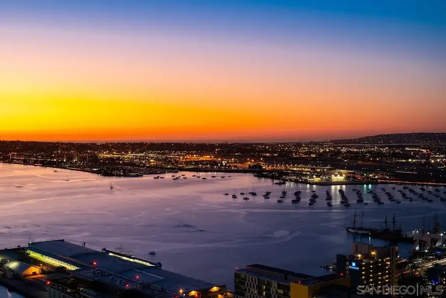 700 W E St #2802, San Diego, CA 92101 - Image #2