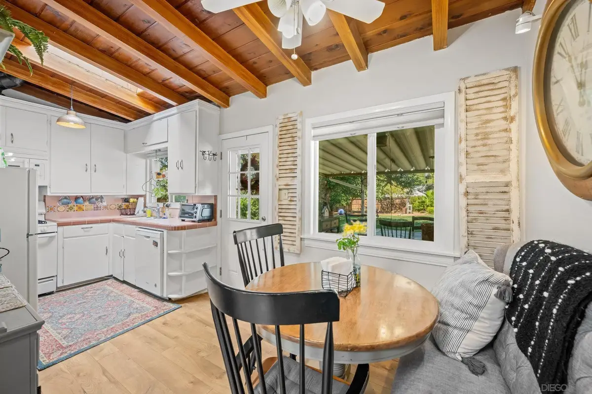 2120 Mountain View Dr, Escondido, CA 92027 - Image #1