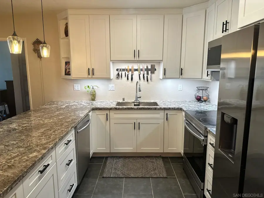 425 Autumn Dr #25, San Marcos, CA 92069 - Image #2