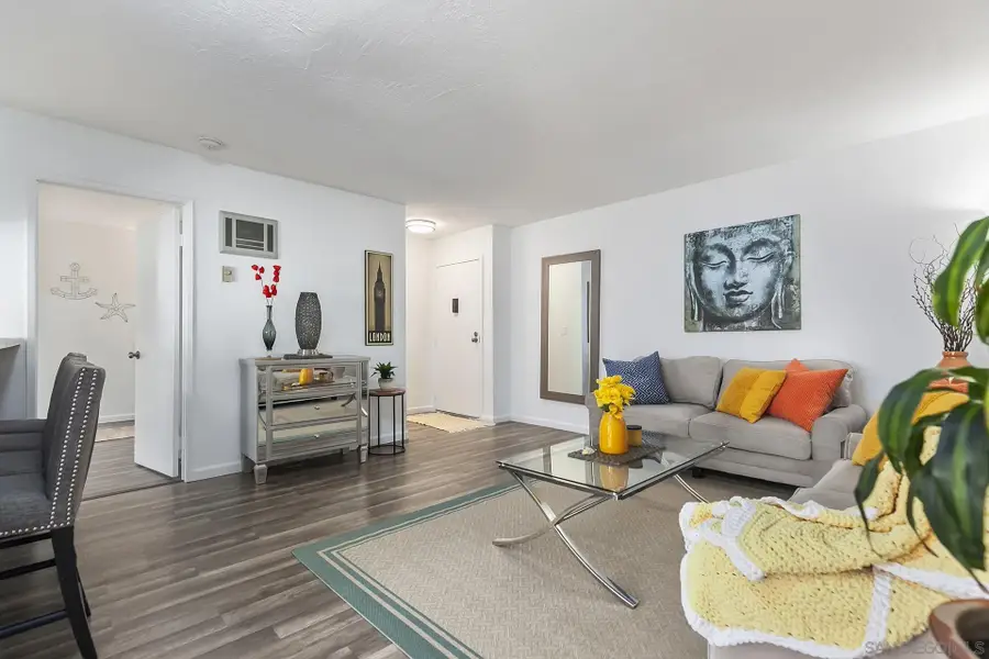 7506 Parkway Dr #202, La Mesa, CA 91942 - Image #2