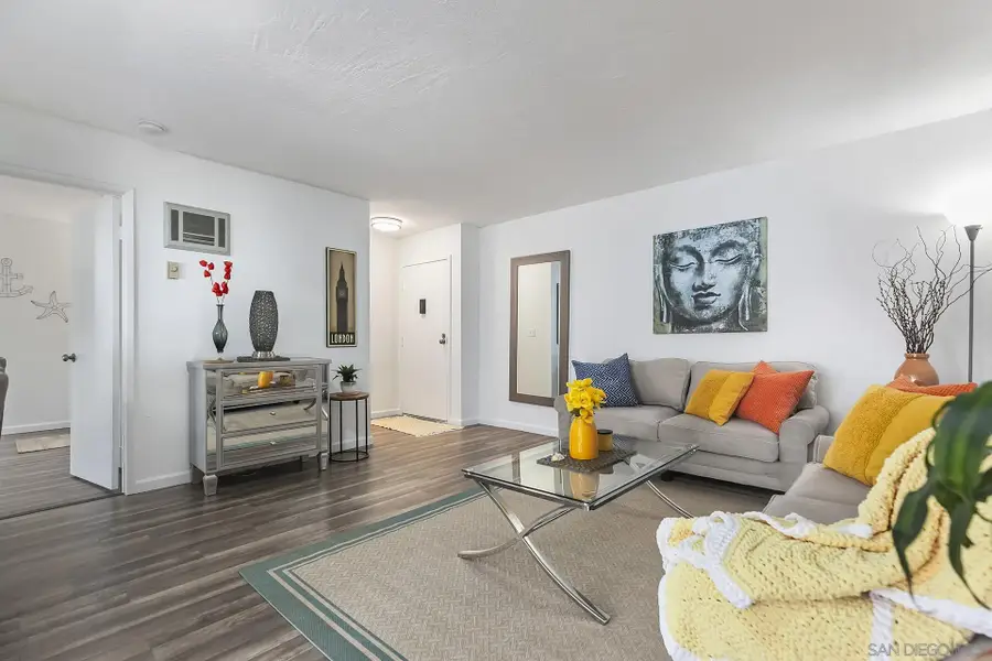 7506 Parkway Dr #202, La Mesa, CA 91942 - Image #3