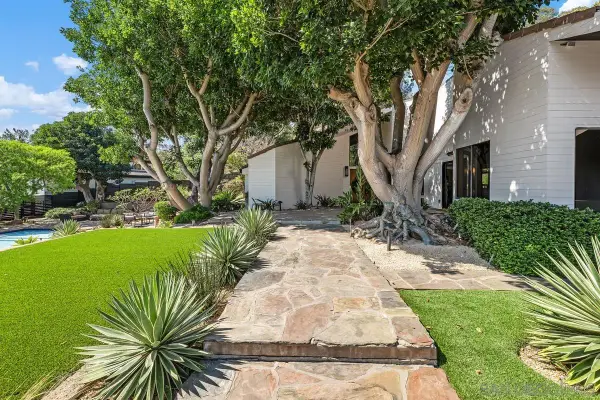 2057 Hidden Crest Dr, El Cajon, CA 92019