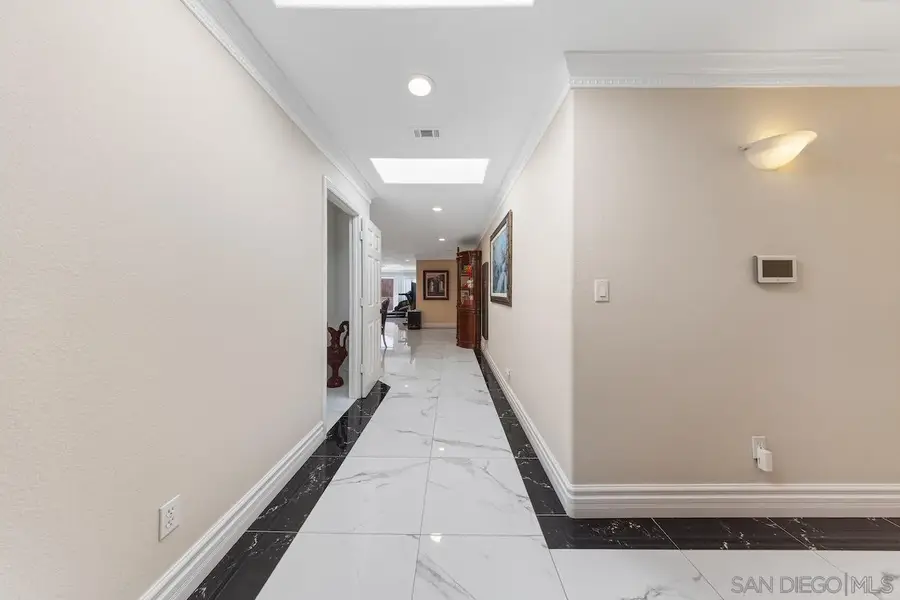 5715 Castleton Dr, San Diego, CA 92117 - Image #2