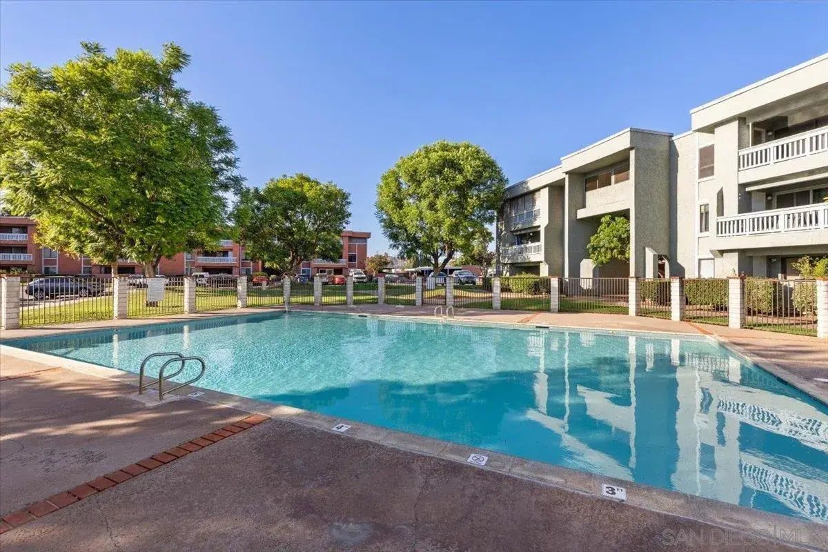 1060 E Washington Ave #5, Escondido, CA 92025 - Image #1