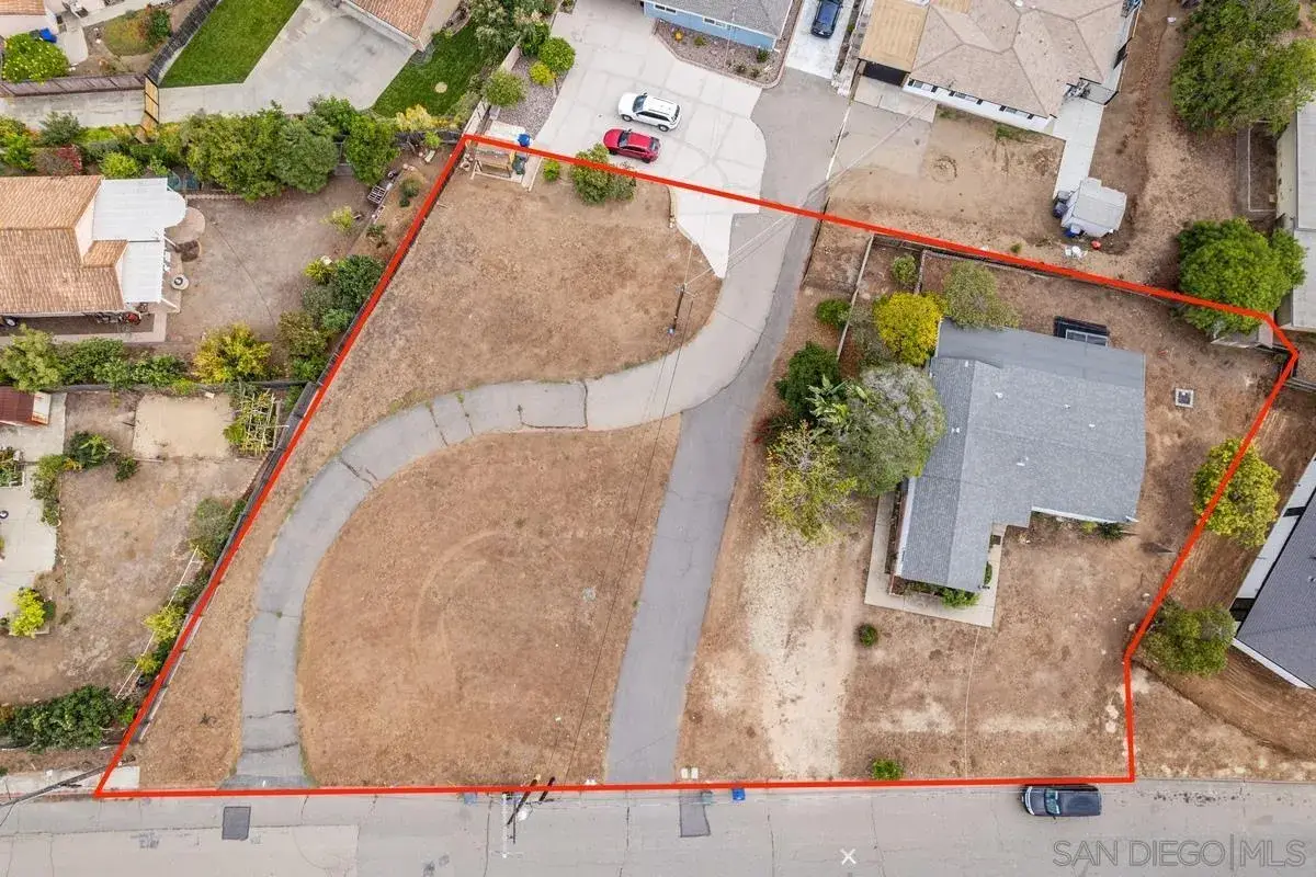 233 Hill Dr, Vista, CA 92083 - Image #1