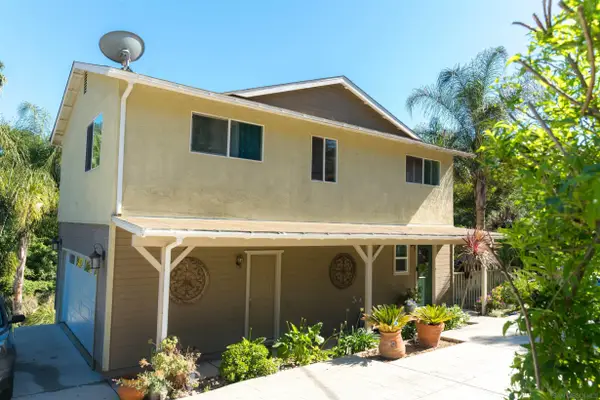 10179 Canyon Dr, Escondido, CA 92026