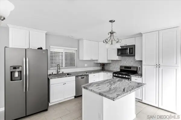 401 Blueridge Place, Escondido, CA 92026