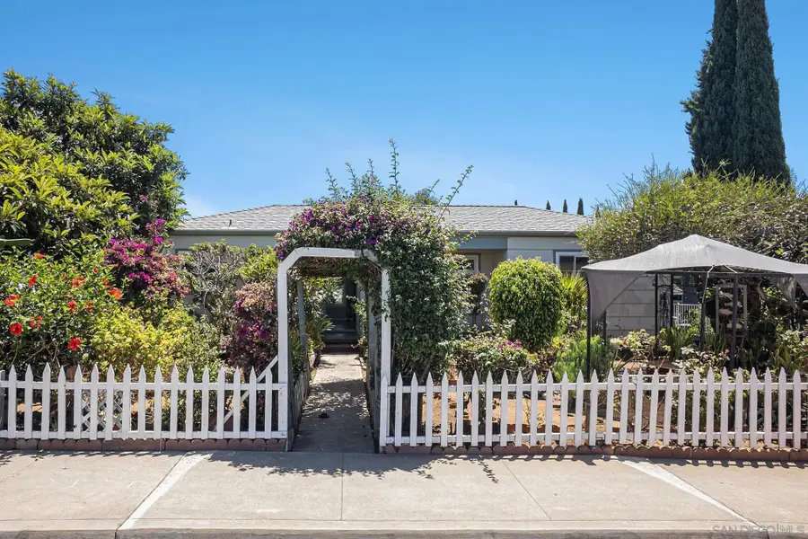 74 E St, Chula Vista, CA 91910 - Image #2