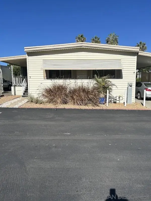 1501 Anza Avenue #5, Vista, CA 92084