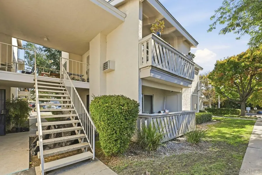 2566 White Oak Pl #6, Escondido, CA 92027 - Image #2