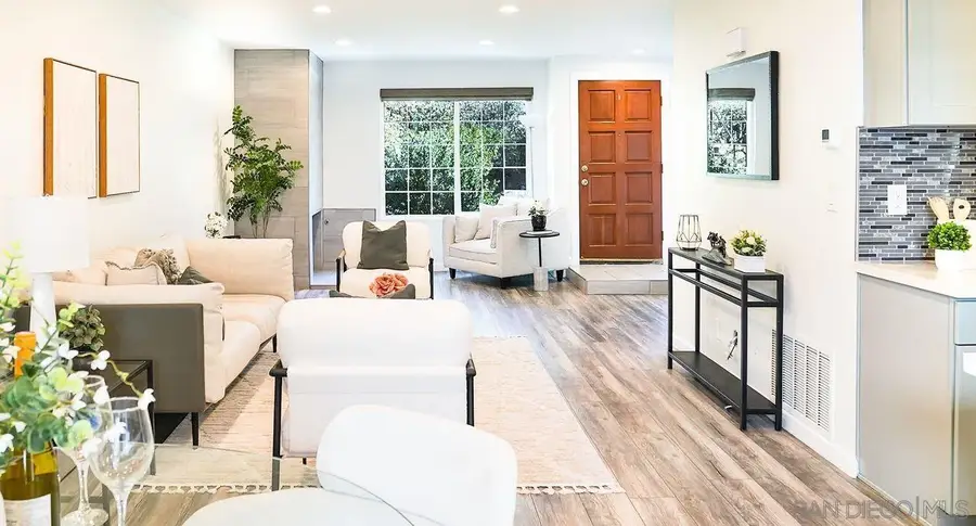 4064 Crystal Dawn #105, San Diego, CA 92122 - Image #2