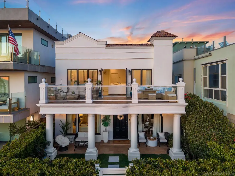 208 S Pacific St, Oceanside, CA 92054 - Image #2