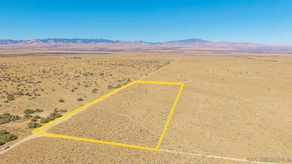 0 200th St W #2, Lancaster, CA 93536