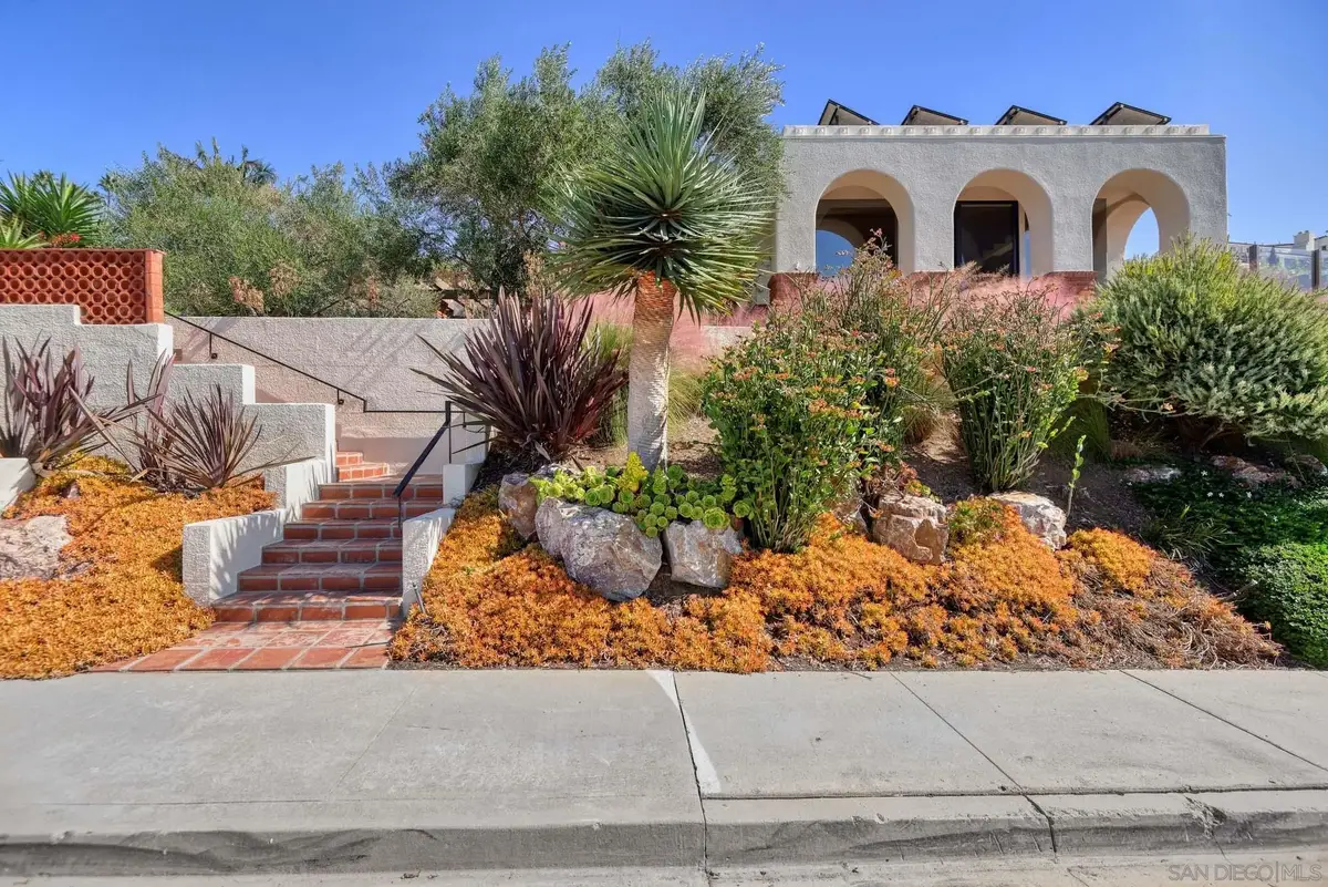 7363 Fairway Rd, La Jolla, CA 92037 - Image #1