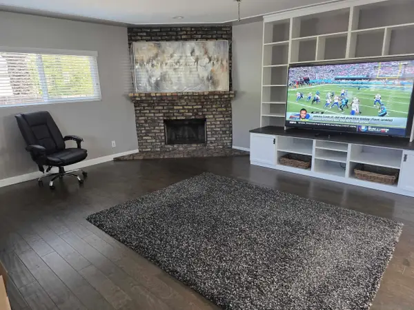 7175 Stanford Ave, La Mesa, CA 91942