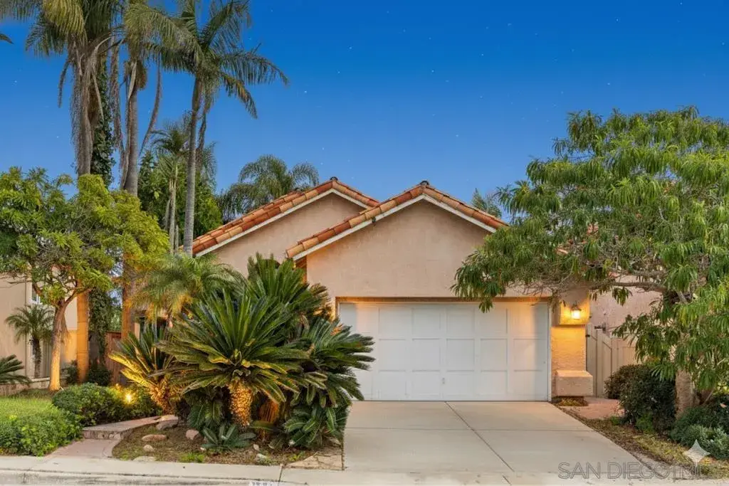 1672 Olympus Loop Dr, Vista, CA 92081 - Image #1