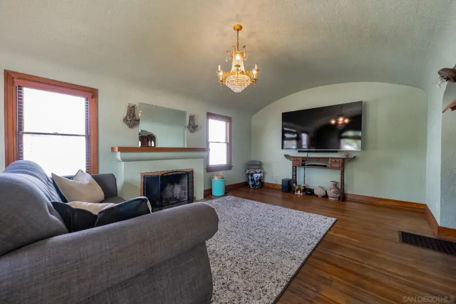 4817 Biona Dr, San Diego, CA 92116 - Image #3