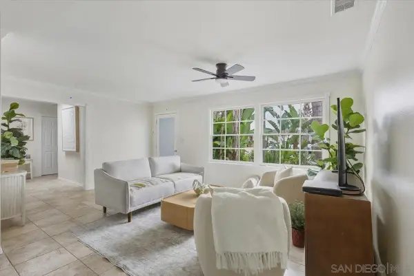 8888 Jaylee Ave, Spring Valley, CA 91977