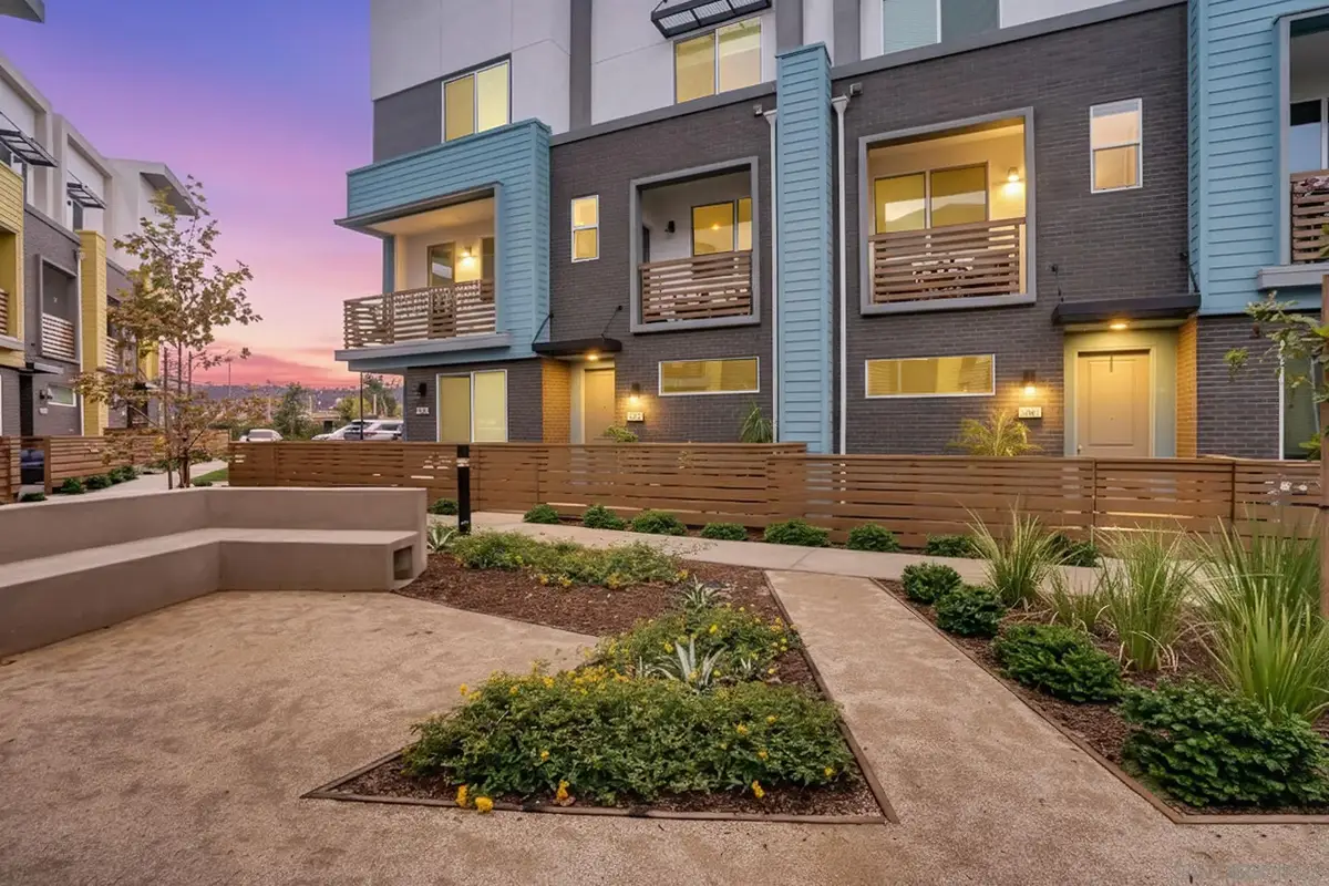 261 Gateway Ct, El Cajon, CA 92020 - Image #1