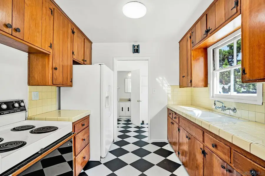 5651 Hamill Ave, San Diego, CA 92120 - Image #3