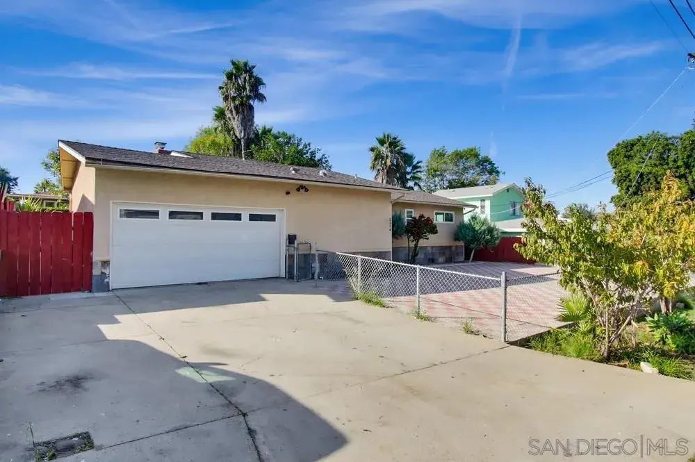 2574 Crestline Dr, Lemon Grove, CA 91945 - Image #1