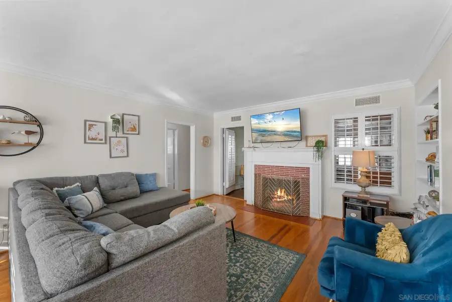 7005 Draper Ave, La Jolla, CA 92037 - Image #2