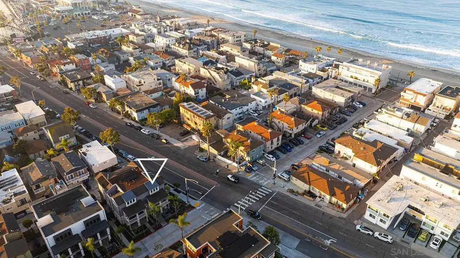 807 Santa Barbara Pl, San Diego, CA 92109 - Image #2