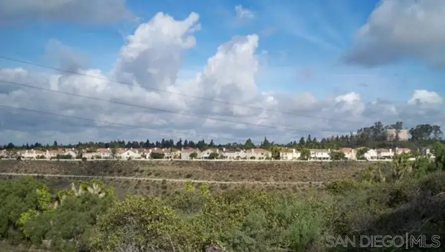 945 E E J St, Chula Vista, CA 91910 - Image #2