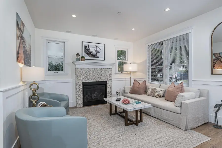 1004 10th St, Coronado, CA 92118 - Image #3