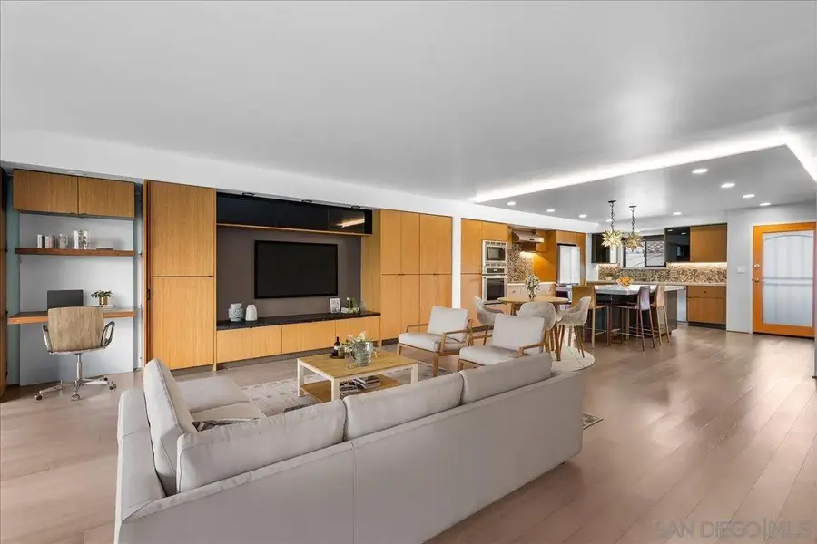 2400 6th Ave #203, San Diego, CA 92101 - Image #3