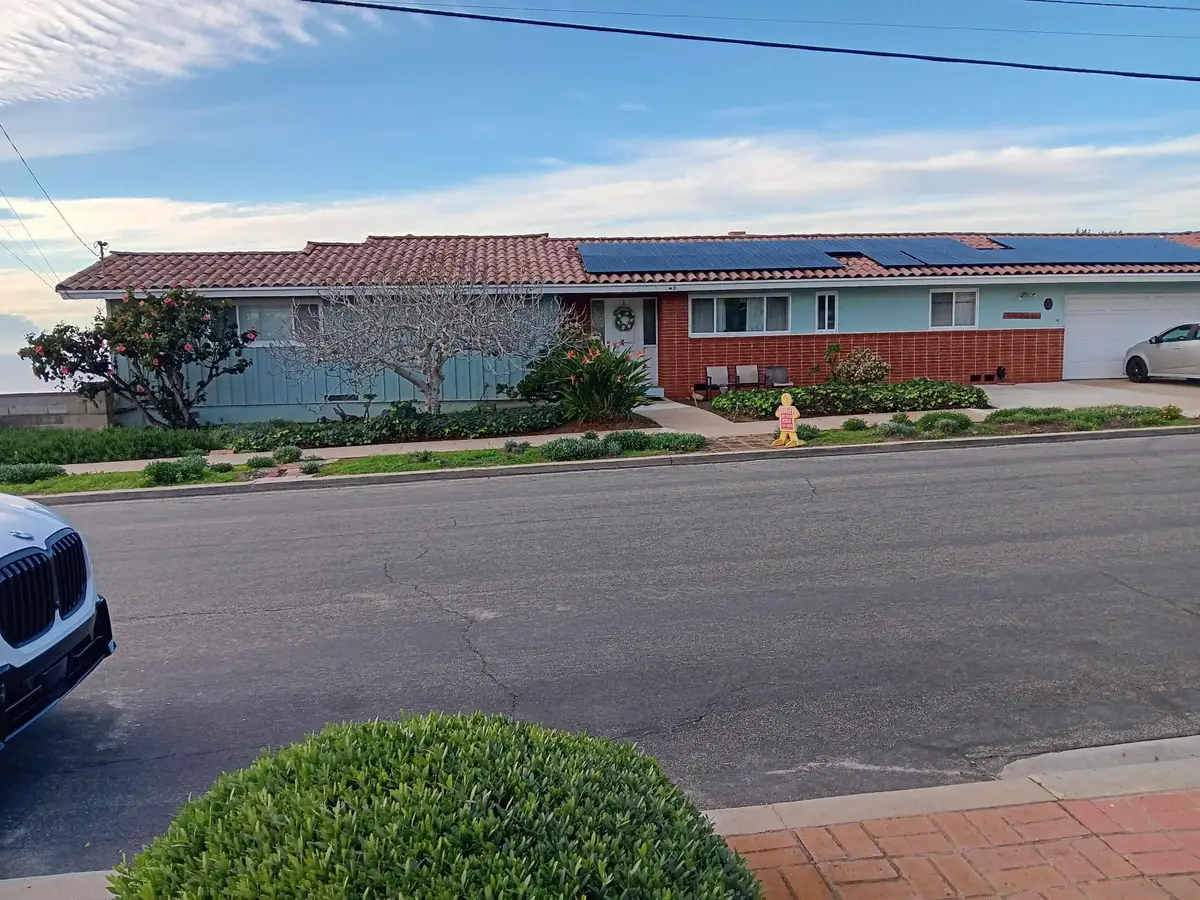 1060 Alexandria Dr, San Diego, CA 92107 - Image #1