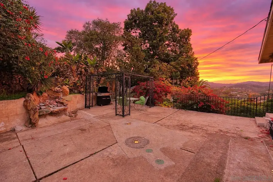 8918 Westhill Rd, Lakeside, CA 92040 - Image #2