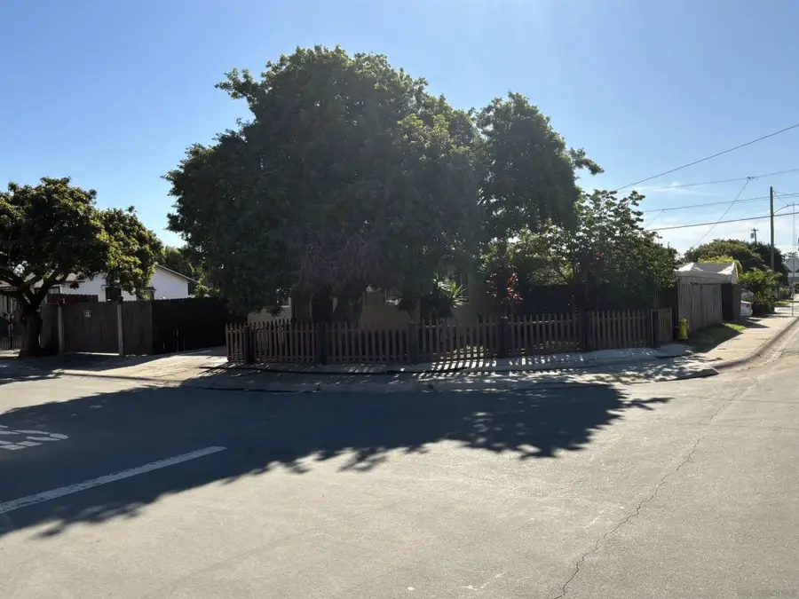 3305 Steel St, San Diego, CA 92113 - Image #2