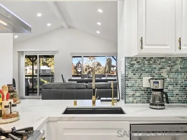 4976 Arroyo Linda Ave, San Diego, CA 92117