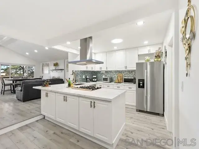 4976 Arroyo Linda Ave, San Diego, CA 92117 - Image #2