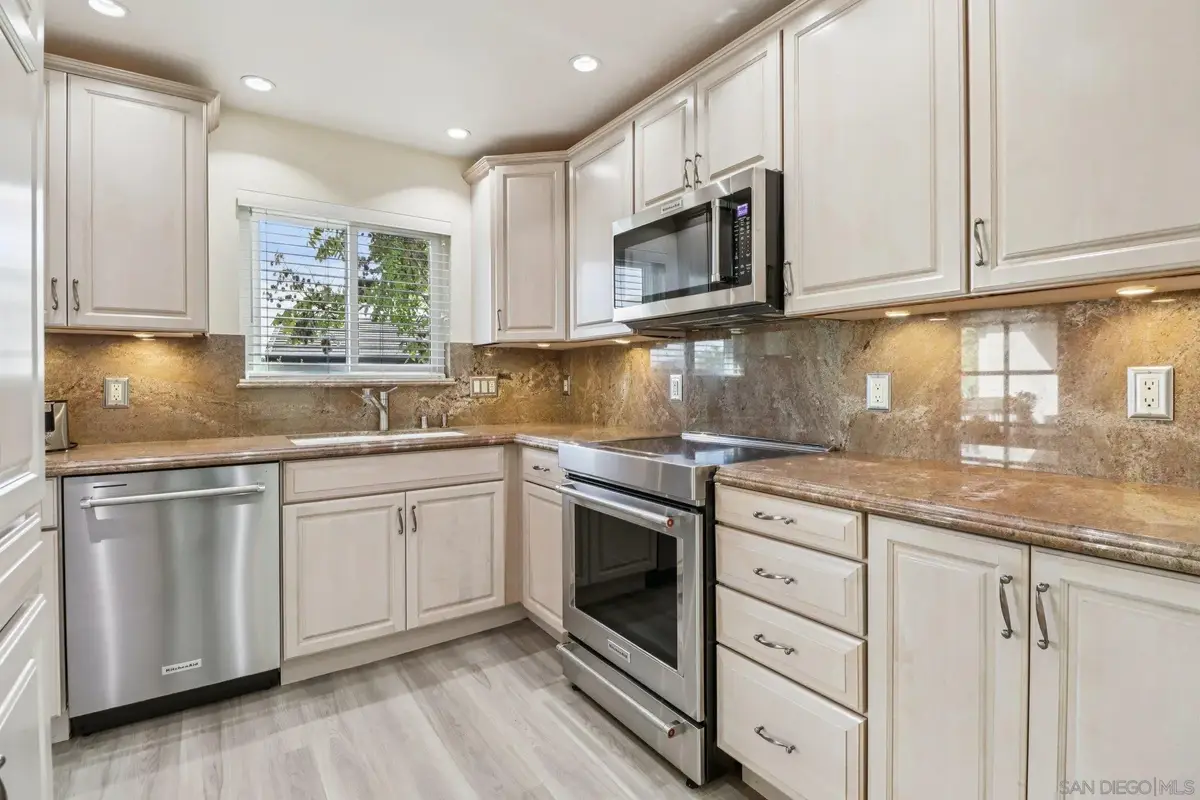 6038 Cirrus St, San Diego, CA 92110 - Image #1