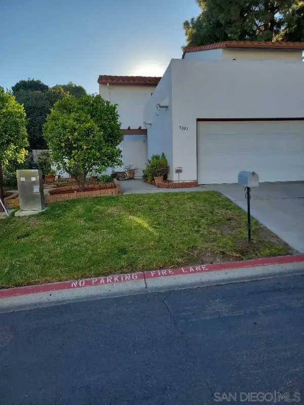 9881 S Aldergrove Ln, Spring Valley, CA 91977