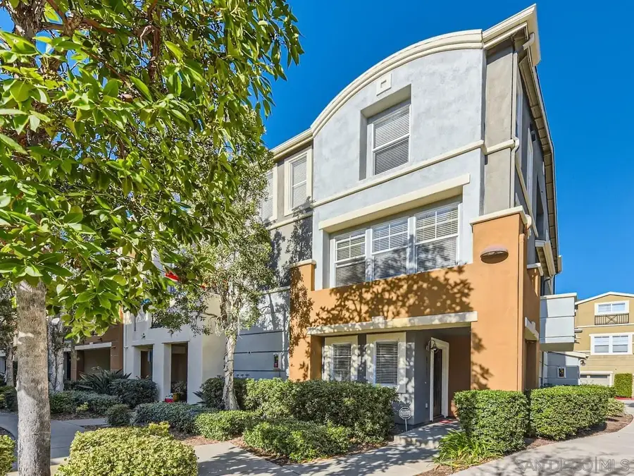 8761 Plaza Park Ln, San Diego, CA 92123 - Image #2