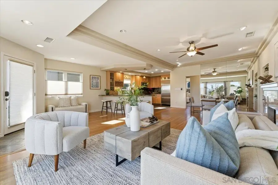 3634 Crown Point Dr, San Diego, CA 92109 - Image #3