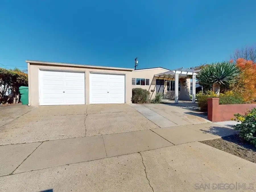 3346-48 Luna Ave., San Diego, CA 92117 - #2
